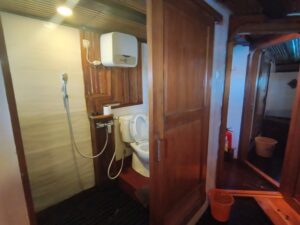 Comfort Shared Premium Triple Bathroom